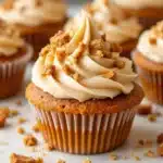 pumpkin spice latte cupcakes - featured image
